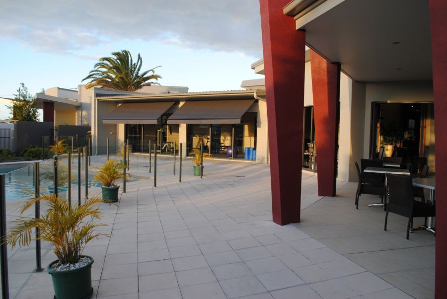 Recreational center - Pool area. Island Breeze Resort image gallery - Bribie Island residential over 50s